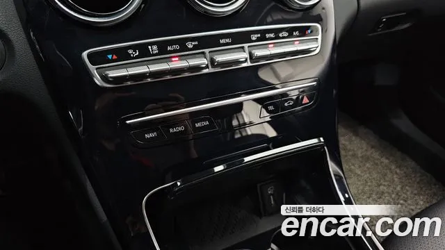 Mercedes-Benz C-Class 2020 thumb 8