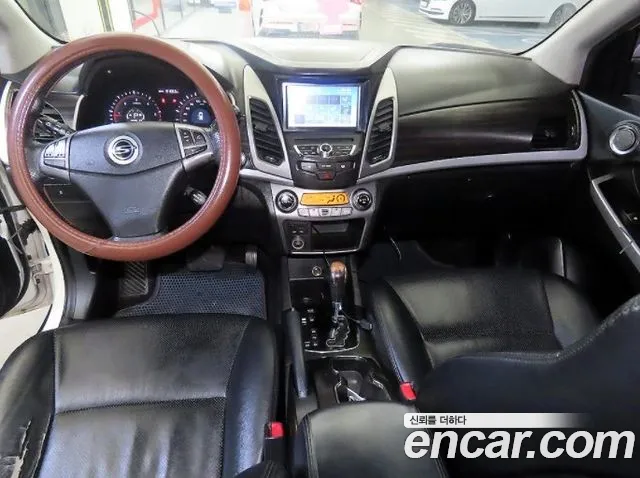 KGM Korando 2014 thumb 10