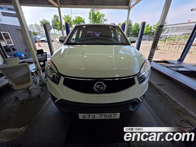 KGM Korando 2014 thumb 8