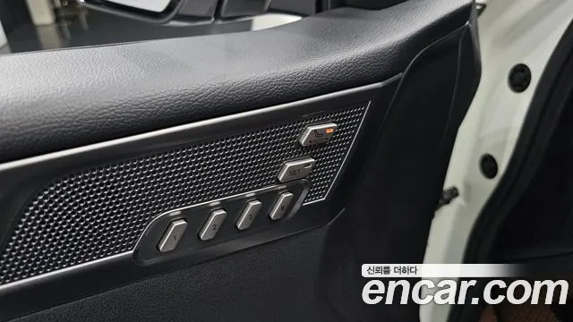 KGM Rexton 2019 thumb 2