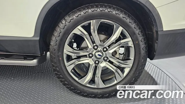 KGM Rexton 2019 thumb 8