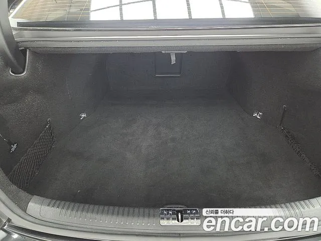 Genesis G90 2016 thumb 3