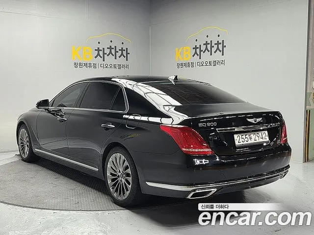 Genesis G90 2016 thumb 5