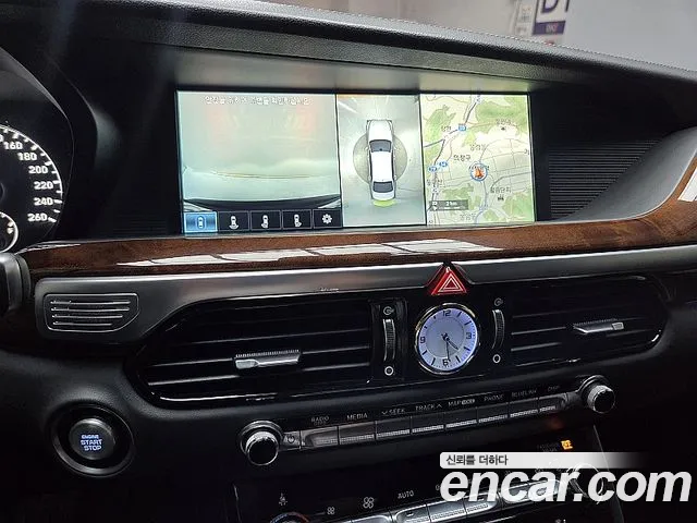 Genesis G90 2016 thumb 9