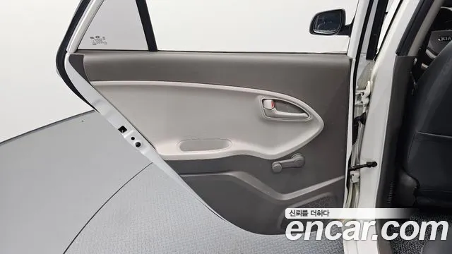 Kia Morning 2015 thumb 10