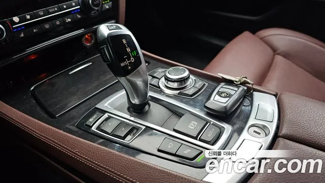 BMW 7 серии 2010 thumb 12