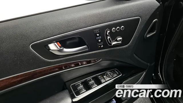 Kia K9 2015 thumb 12