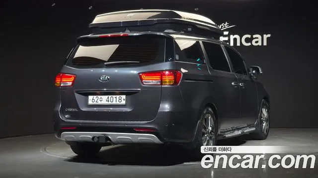 Kia Carnival 2015 thumb 10