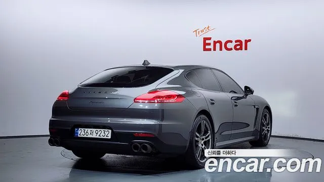 Porsche Panamera 2013 thumb 12