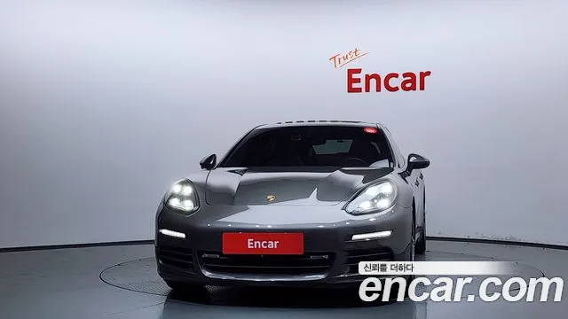 Porsche Panamera 2013 thumb 8