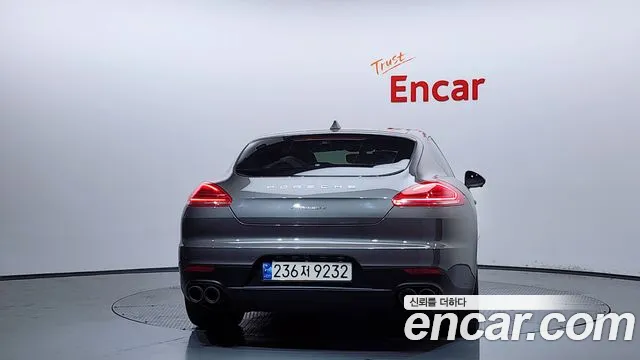 Porsche Panamera 2013 thumb 2