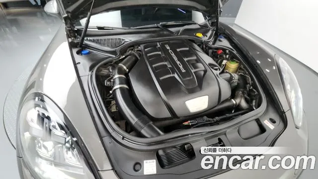Porsche Panamera 2013 thumb 4
