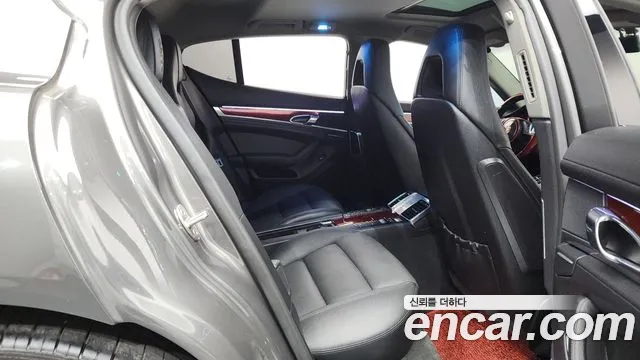 Porsche Panamera 2013 thumb 7