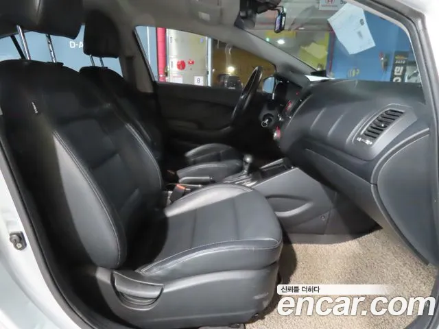 Kia K3 2015 thumb 6