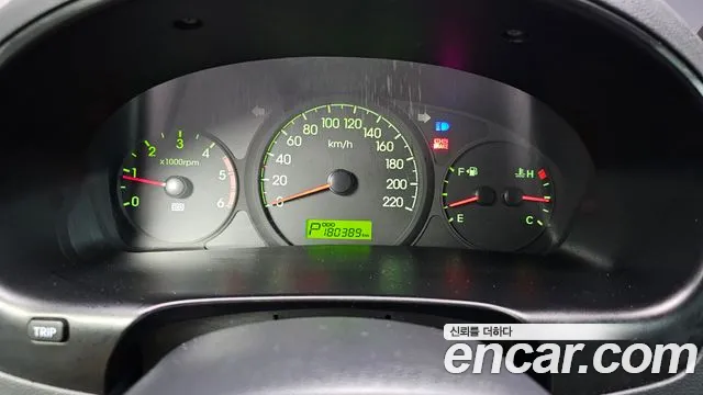 Hyundai Staria 2013 thumb 8