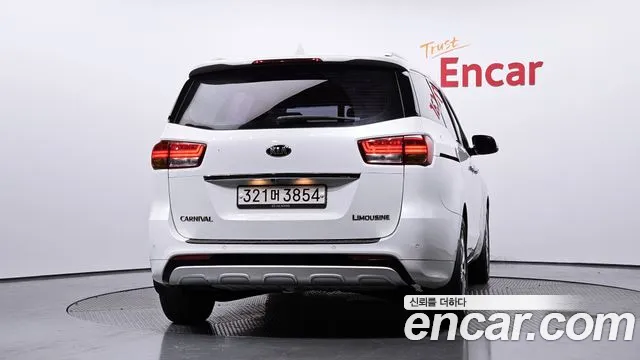Kia Carnival 2018 thumb 12