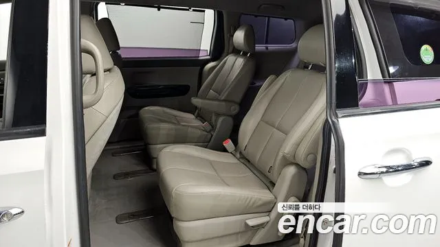 Kia Carnival 2018 thumb 6