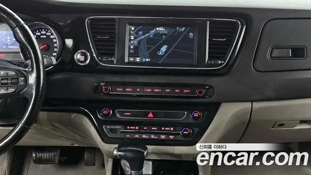 Kia Carnival 2018 thumb 9