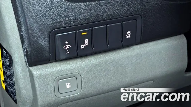 Kia Carnival 2018 thumb 11