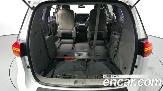 Kia Carnival 2018 thumb 8