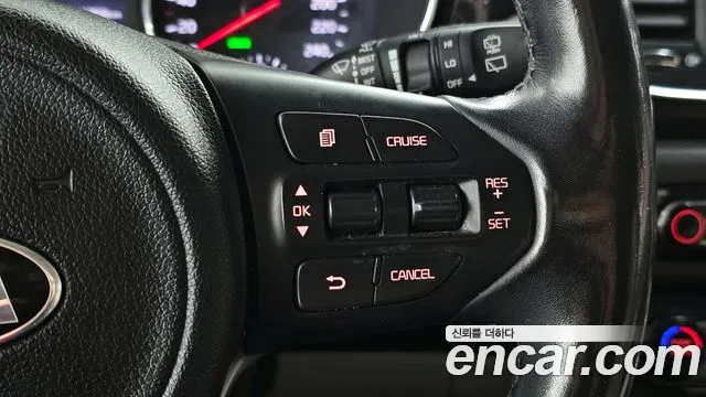 Kia Carnival 2018 thumb 4