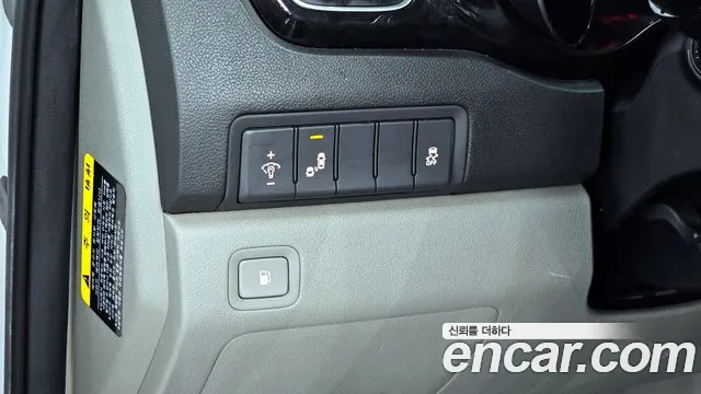 Kia Carnival 2018 thumb 12