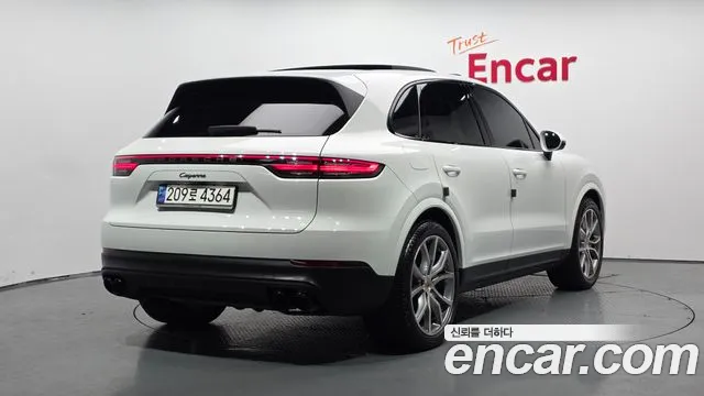 Porsche Cayenne 2023 thumb 9