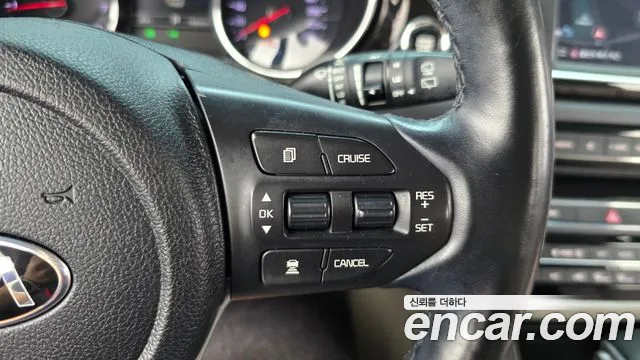 Kia Carnival 2018 thumb 9