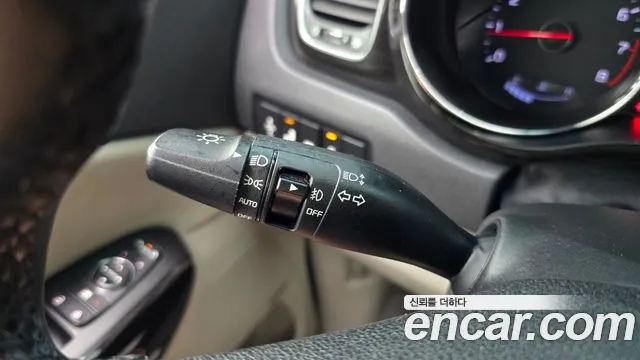 Kia Carnival 2018 thumb 2