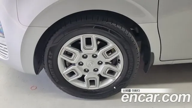 Hyundai Staria 2022 thumb 9