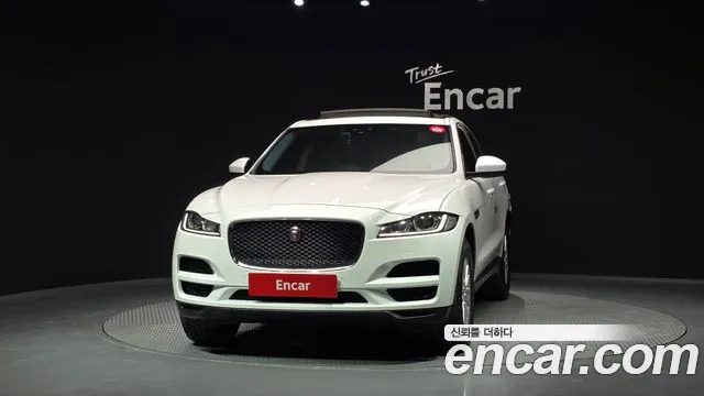 Jaguar F-Pace 2017 thumb 2