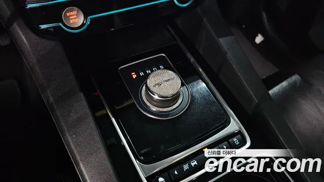 Jaguar F-Pace 2017 thumb 9