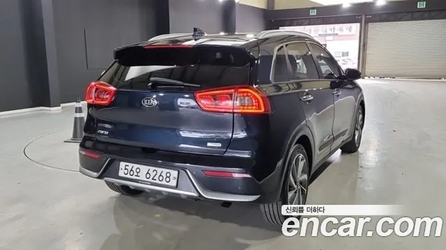 Kia Niro 2017 thumb 11