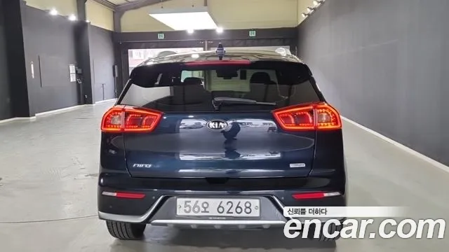 Kia Niro 2017 thumb 3