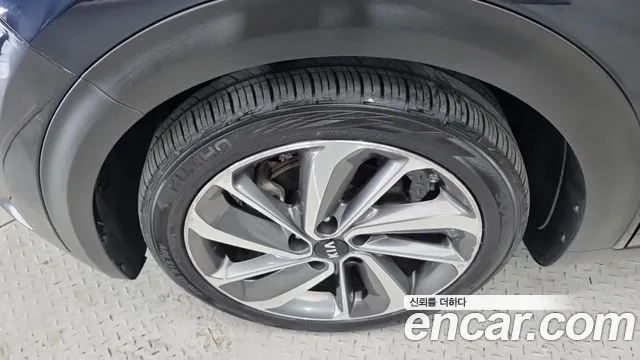 Kia Niro 2017 thumb 5