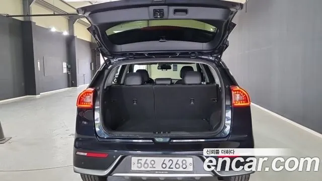 Kia Niro 2017 thumb 2