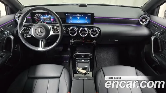 Mercedes-Benz A-Class 2024 thumb 2