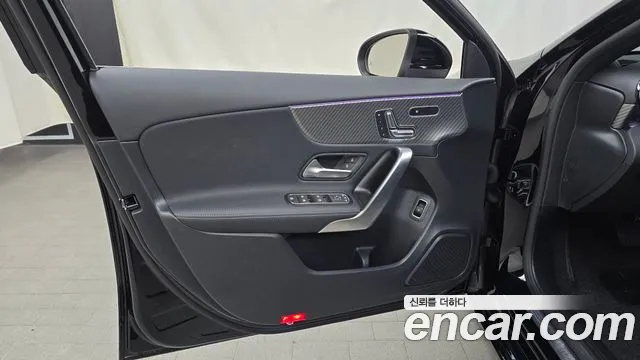 Mercedes-Benz A-Class 2024 thumb 4