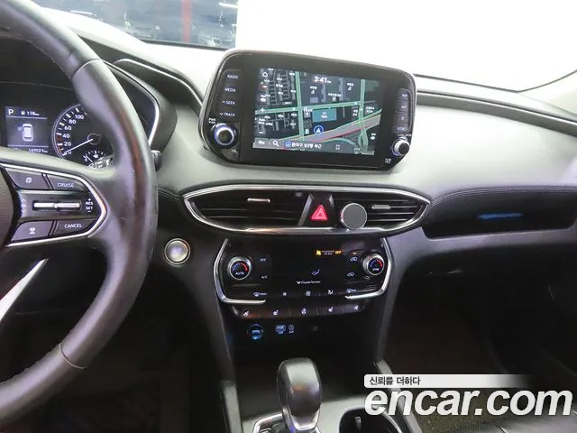 Hyundai Santa Fe 2018 thumb 12