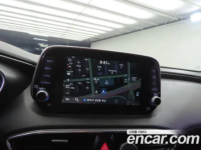 Hyundai Santa Fe 2018 thumb 5