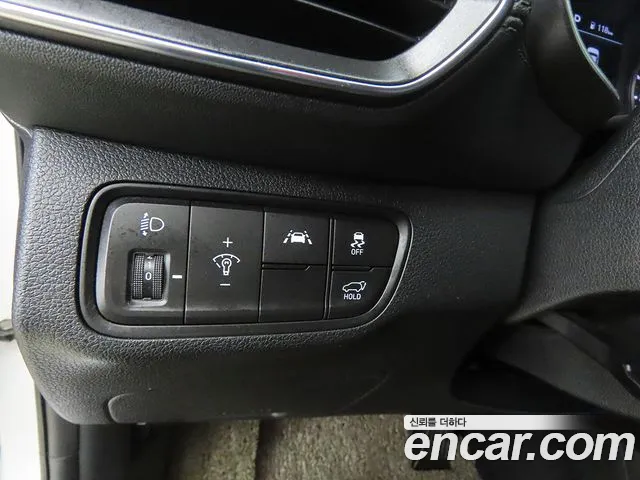 Hyundai Santa Fe 2018 thumb 6