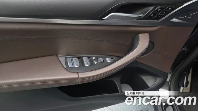 BMW X4 2021 thumb 11