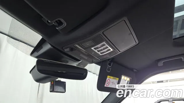Land Rover Discovery 2018 thumb 11