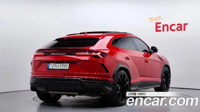 Lamborghini Urus 2022 thumb 9