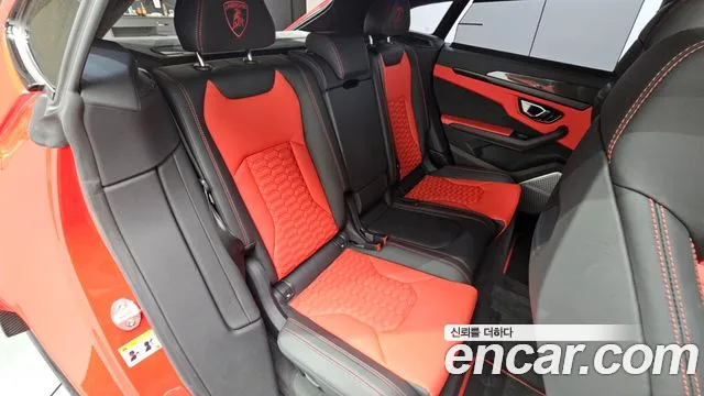 Lamborghini Urus 2022 thumb 12