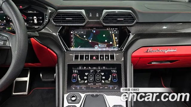 Lamborghini Urus 2022 thumb 2