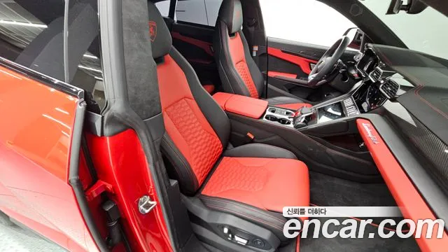 Lamborghini Urus 2022 thumb 4