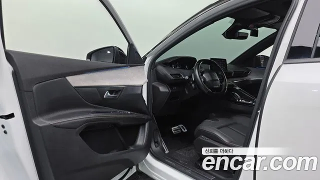 Peugeot 5008 2022 thumb 2