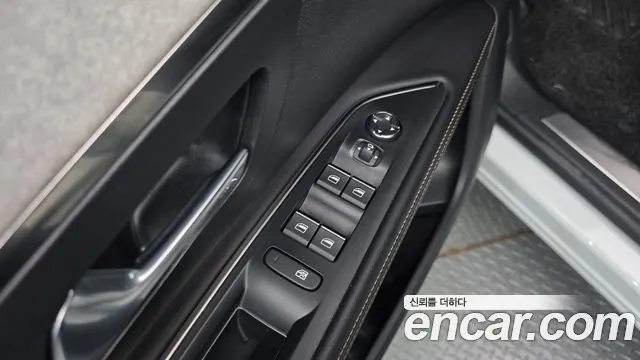 Peugeot 5008 2022 thumb 4