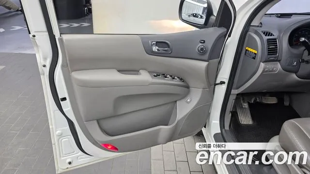 Kia Canival 2014 thumb 11